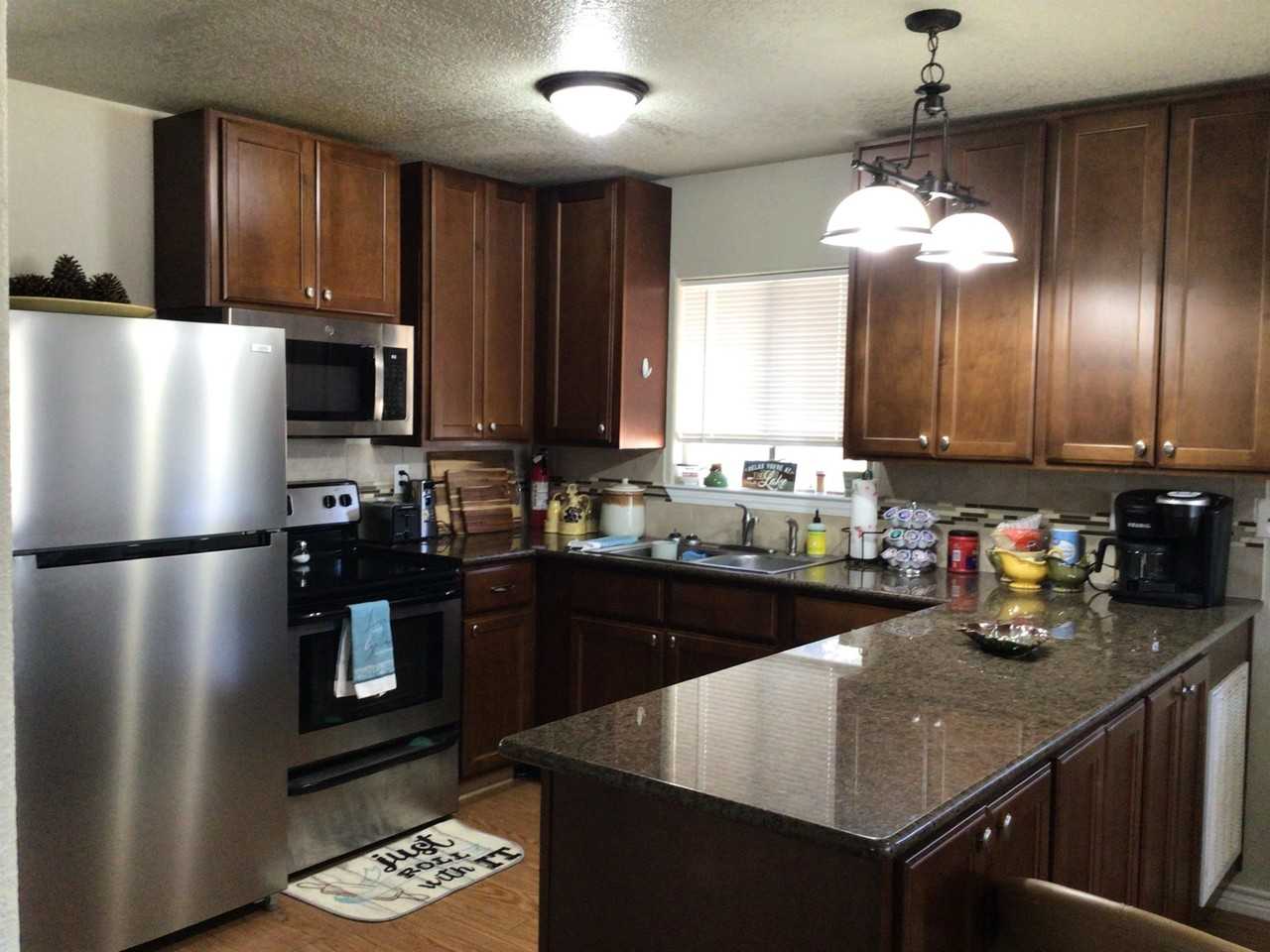 1308 Belaire Dr - Photo 4 of 17
