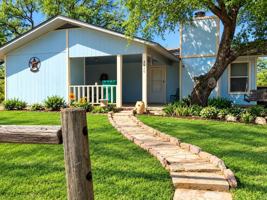 featured image of 2410 Lakeview Ln