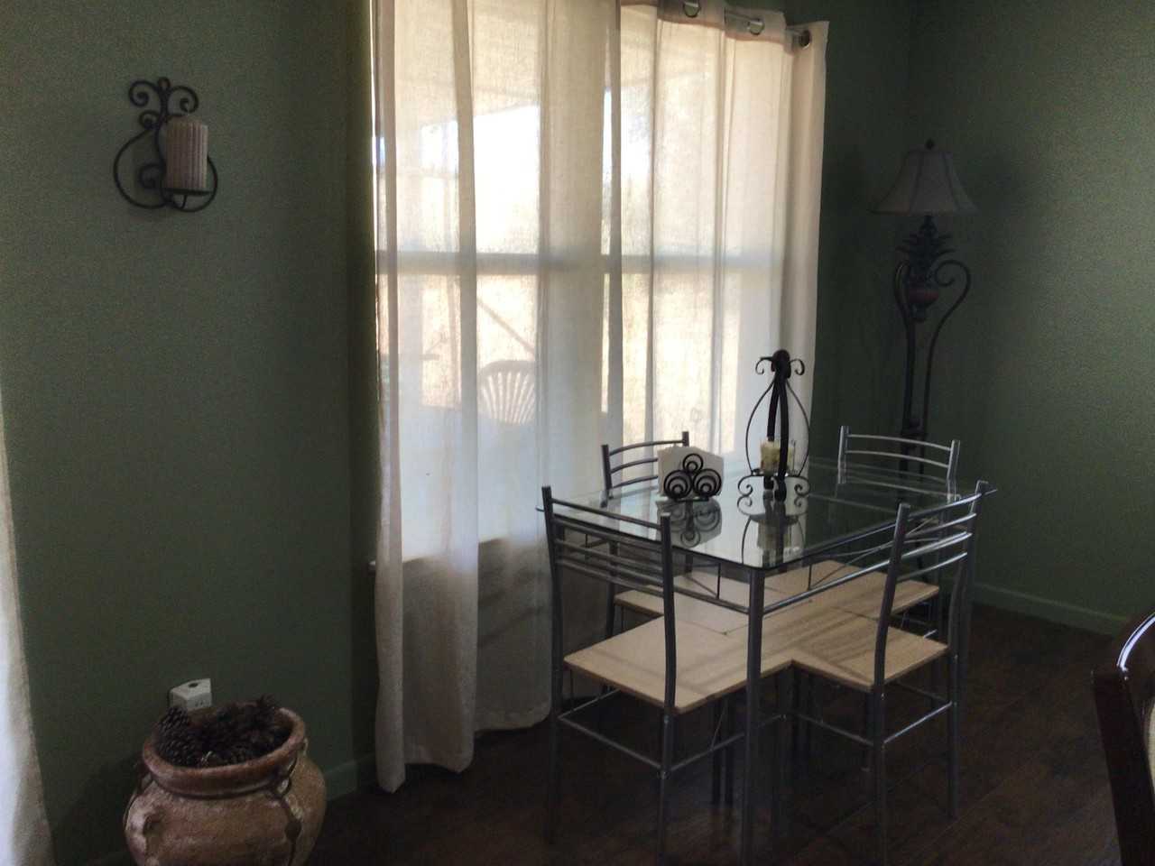 2410 Lakeview Ln - Photo 4 of 16