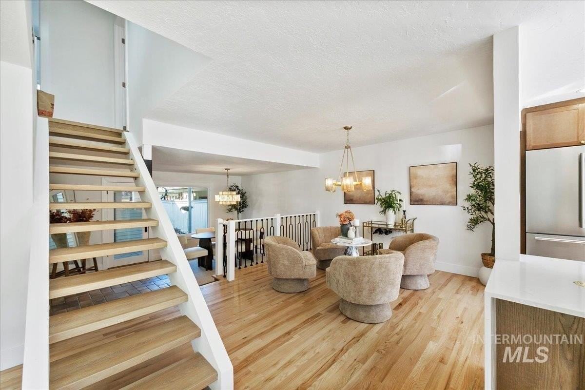 459 S Walnut St - Photo 4 of 50