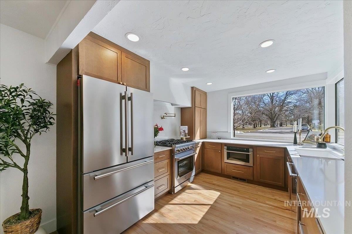 459 S Walnut St - Photo 7 of 50