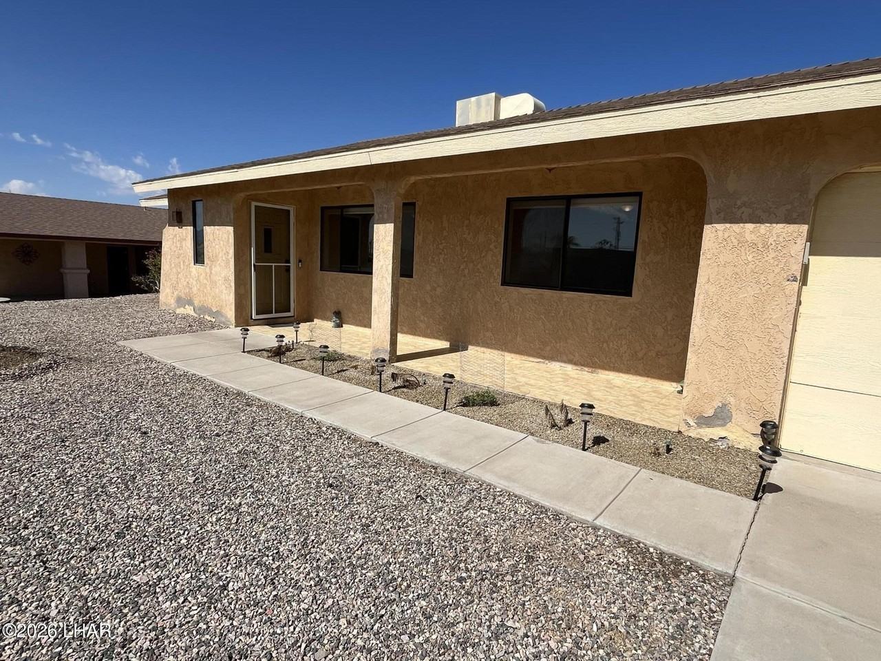 3269 Cinnamon Dr - Photo 2 of 17