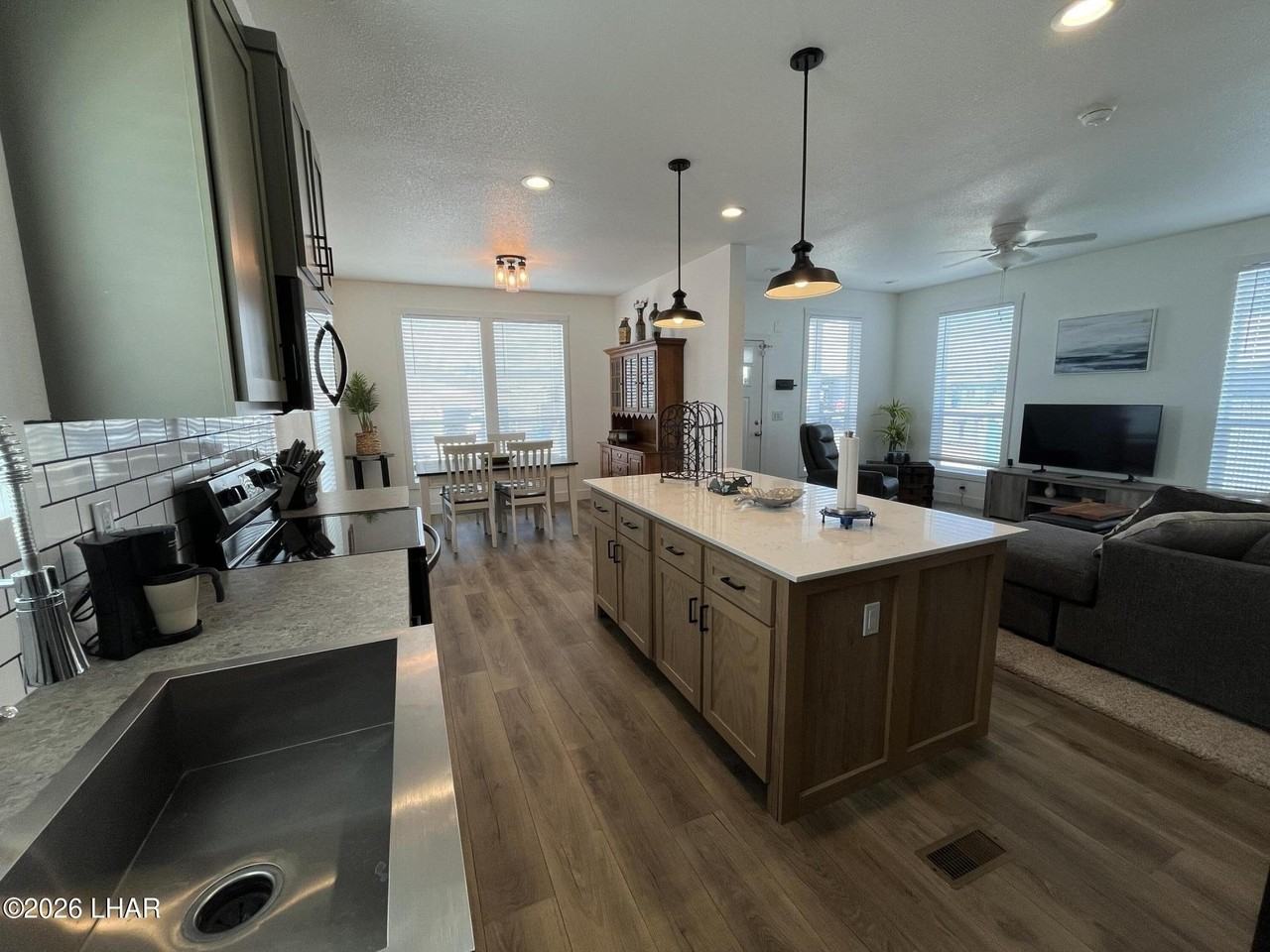 3040 Joyce Ln - Photo 6 of 20