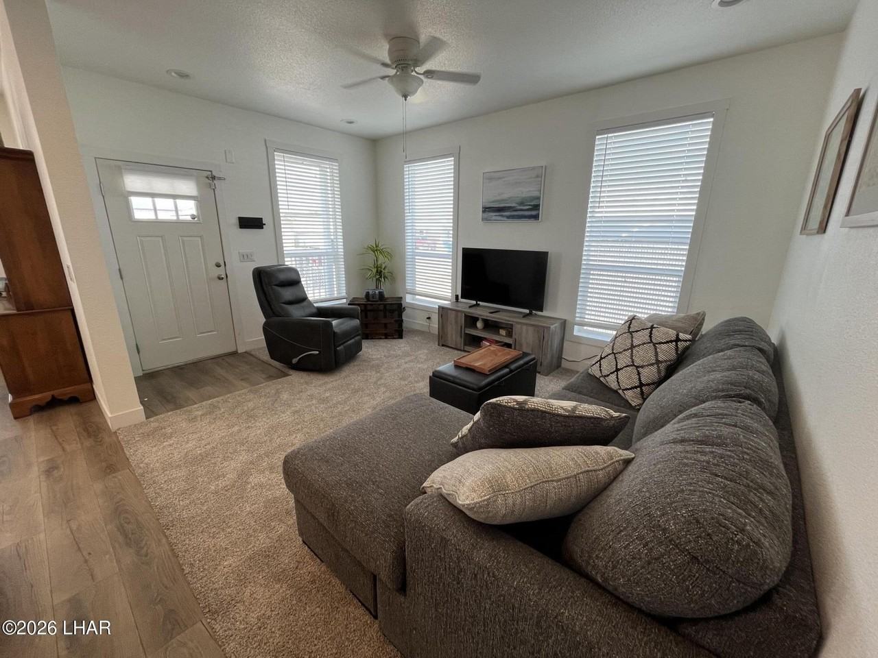 3040 Joyce Ln - Photo 7 of 20