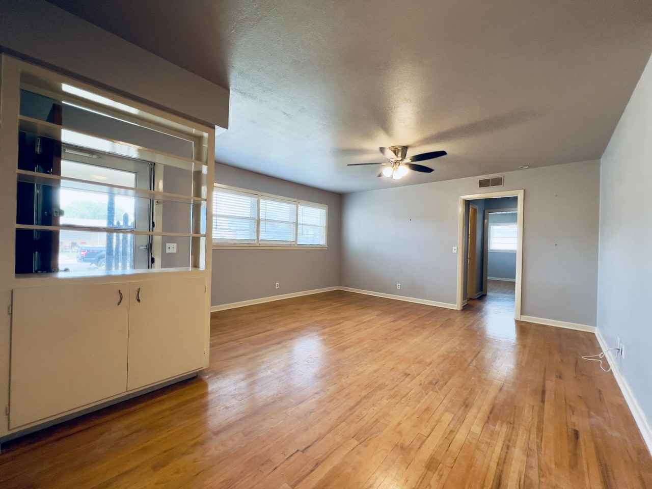 4307 40th St - Photo 2 of 10