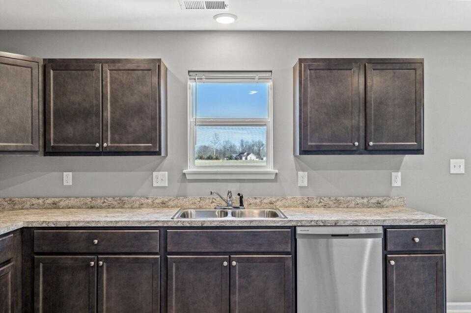 8116 Driftwood Loop - Photo 4 of 26