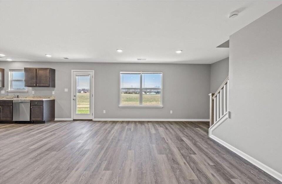 8116 Driftwood Loop - Photo 5 of 26