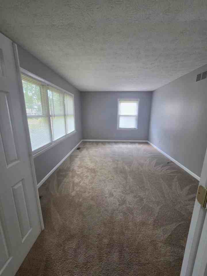 3334 Nevius Dr - Photo 3 of 13