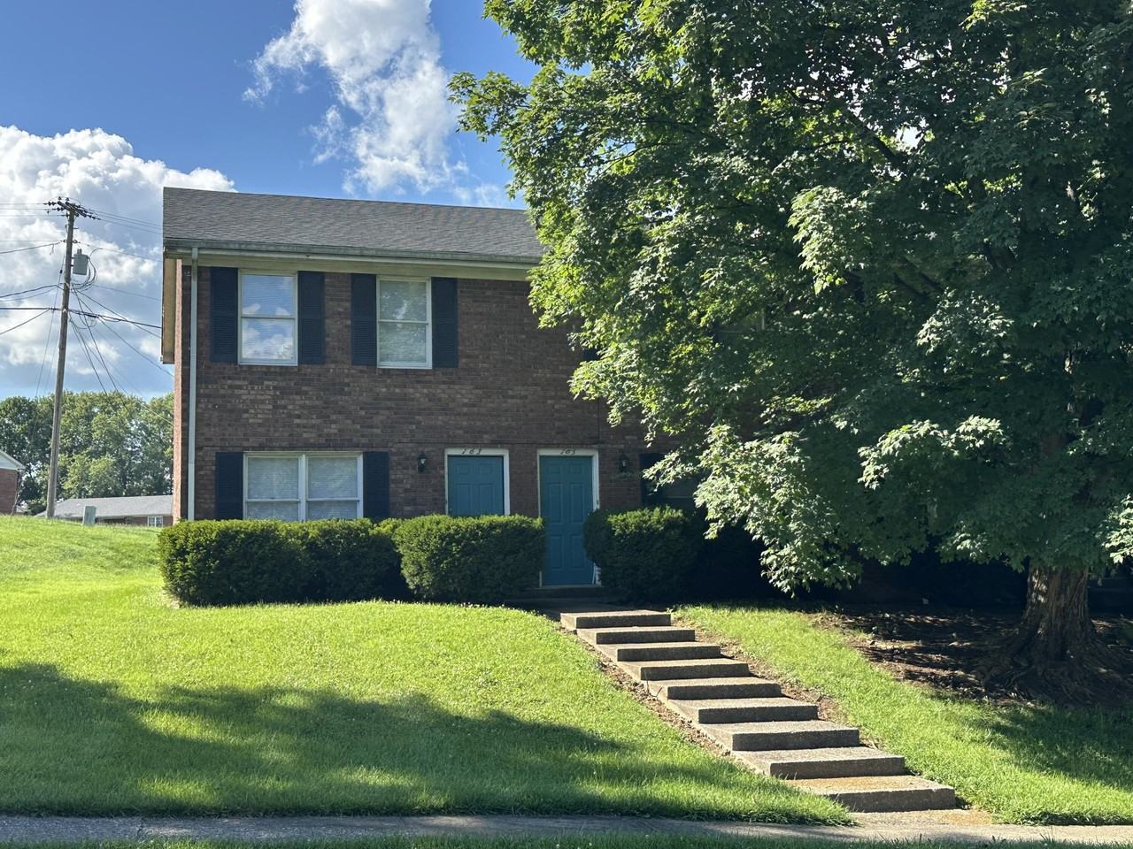 165 Landings Dr - Photo 2 of 44