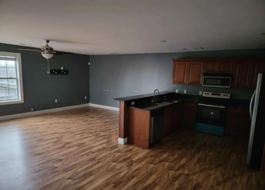 100 Stone Crest Dr #5 - Photo 2 of 3