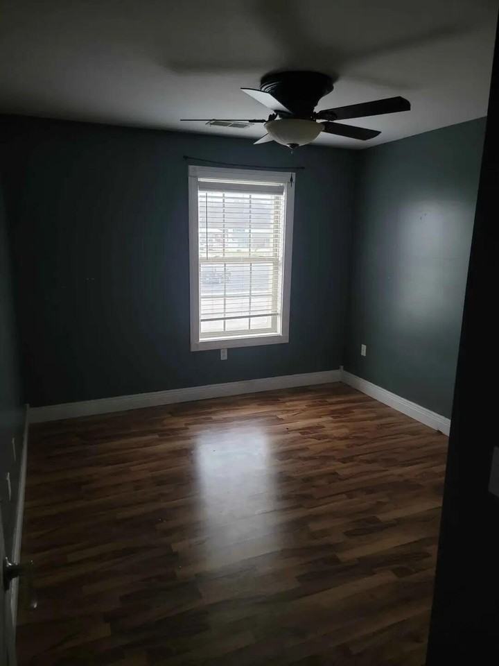 100 Stone Crest Dr #5 - Photo 3 of 3