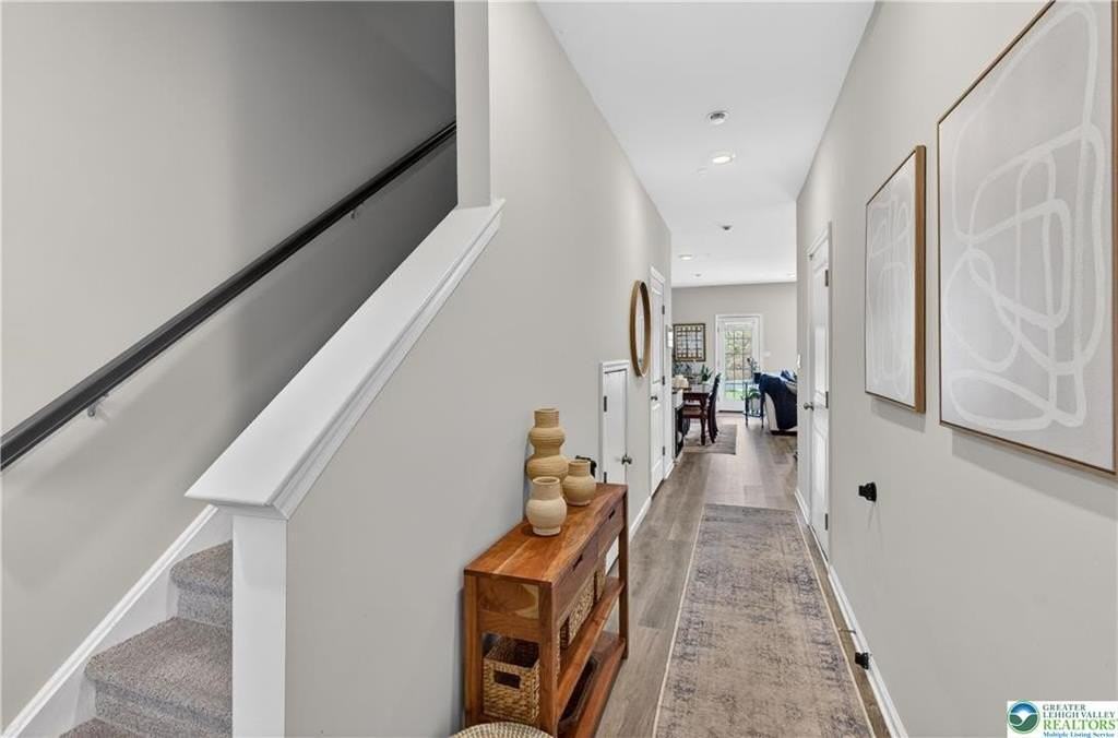 1274 Martin Rd - Photo 4 of 18