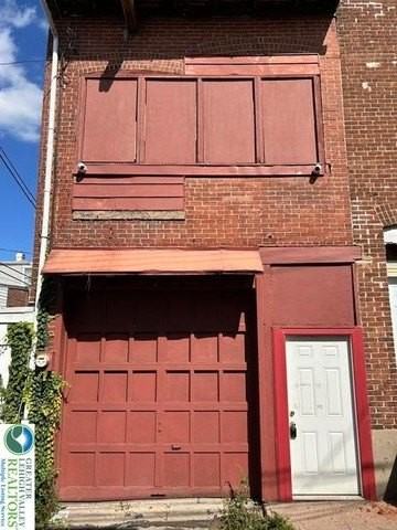 322 N Franklin St - Photo 3 of 10