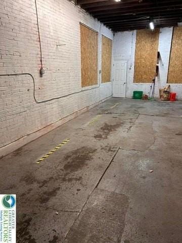 322 N Franklin St - Photo 4 of 10