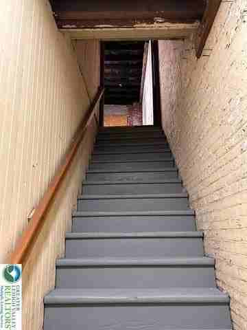 322 N Franklin St - Photo 5 of 10