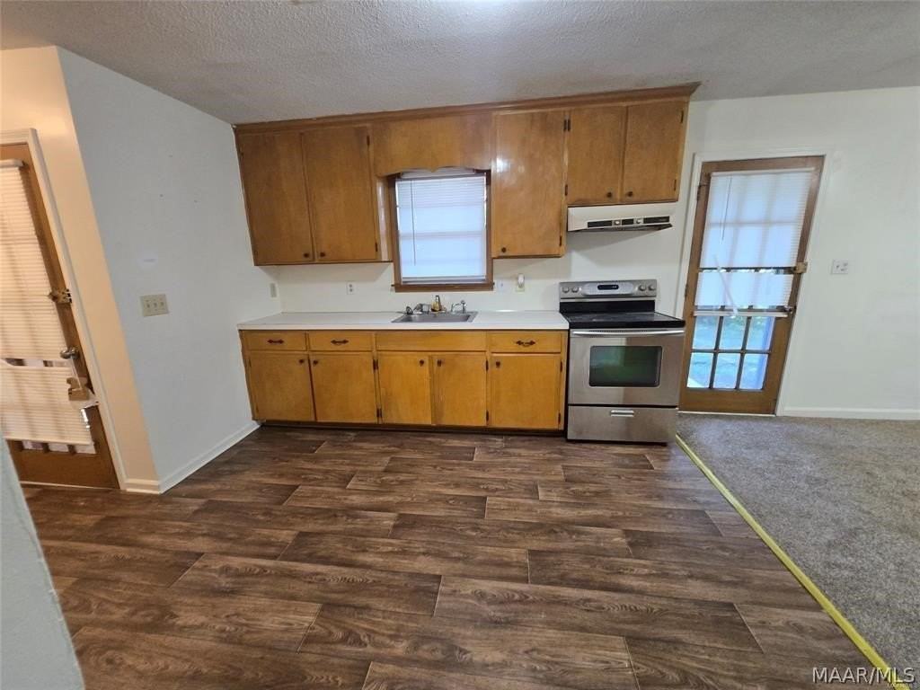111 Easthaven Rd #B - Photo 2 of 12