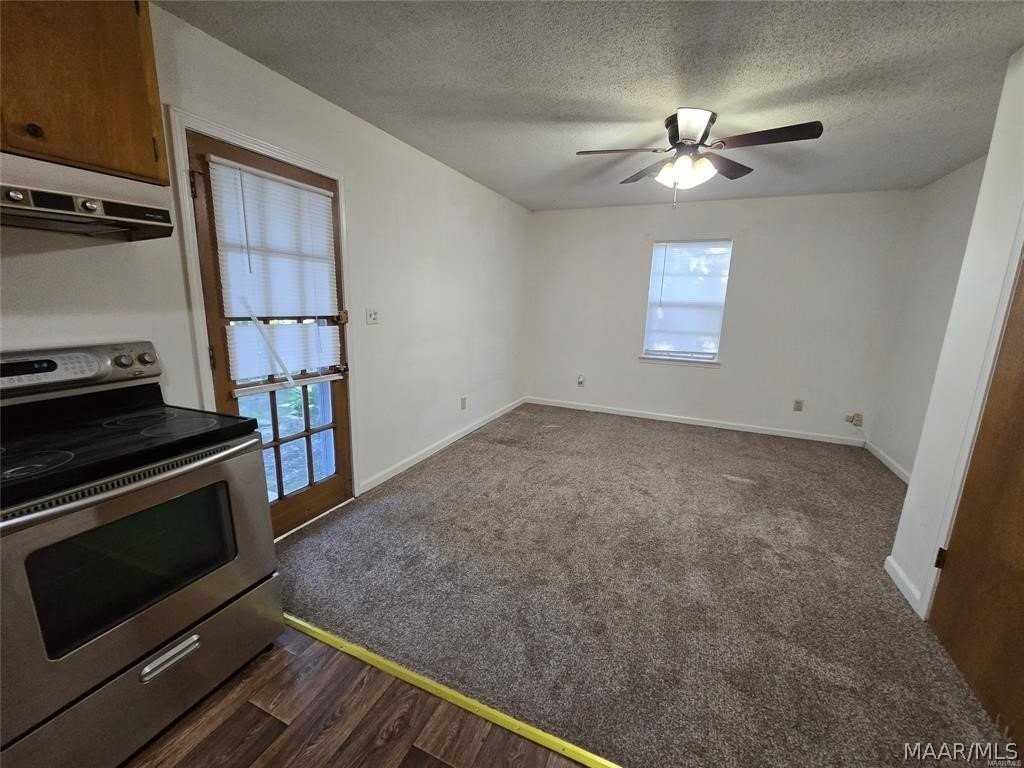 111 Easthaven Rd #B - Photo 3 of 12