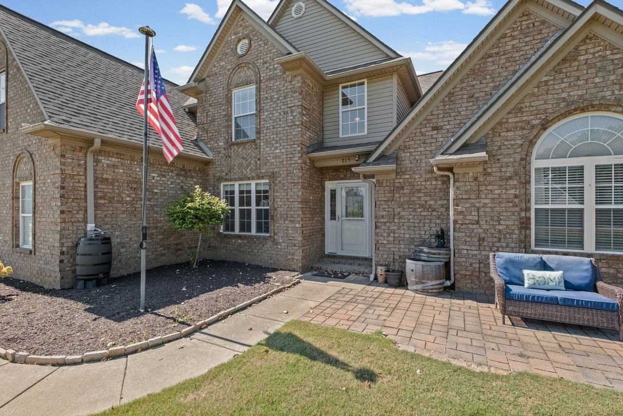 713 Elizabeth Dr - Photo 4 of 40