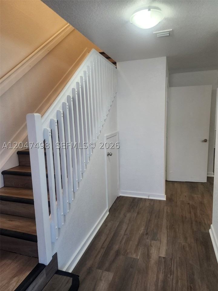 210 Sw 3rd Ct - Photo 5 of 22