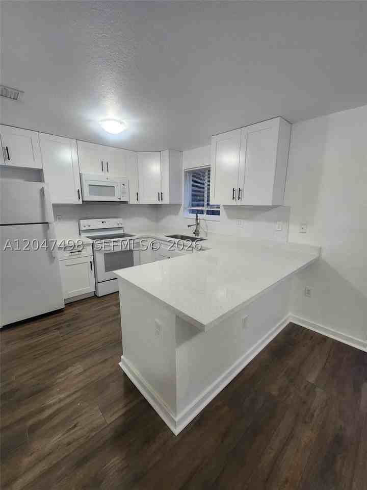 210 Sw 3rd Ct - Photo 7 of 22