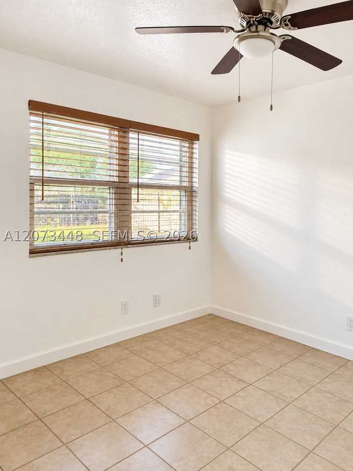 2274 Sw 44th St #2276 - Photo 7 of 14