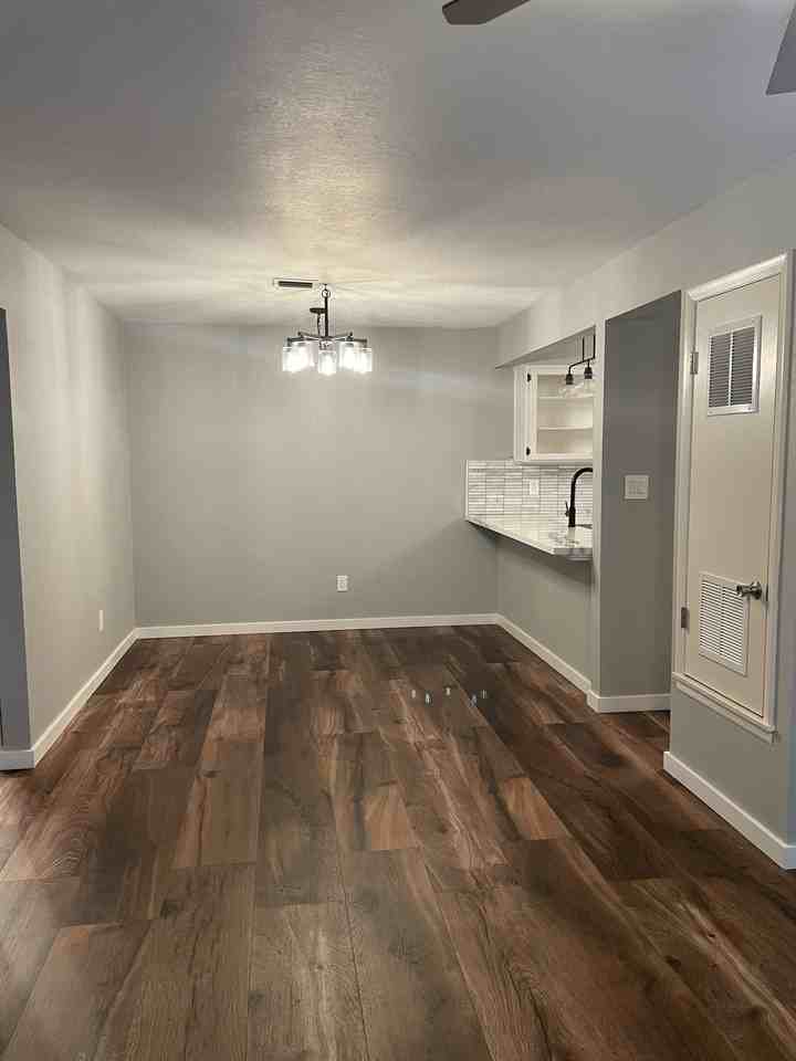 2290 East Fremont Avenue - 1Unit A #1 - Photo 7 of 19