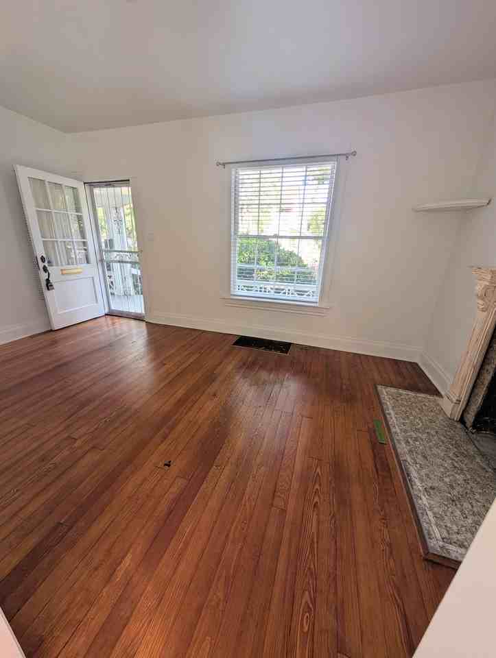1038 E 4th Ave #1 - Photo 4 of 28