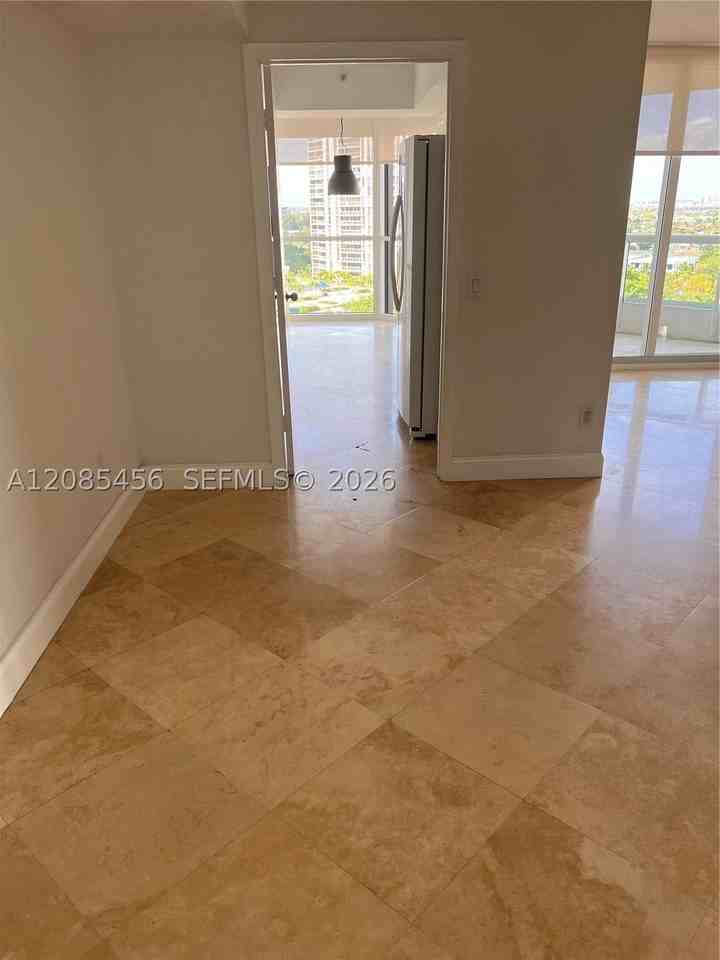 21055 Ne 37th Ave #1206 - Photo 6 of 50