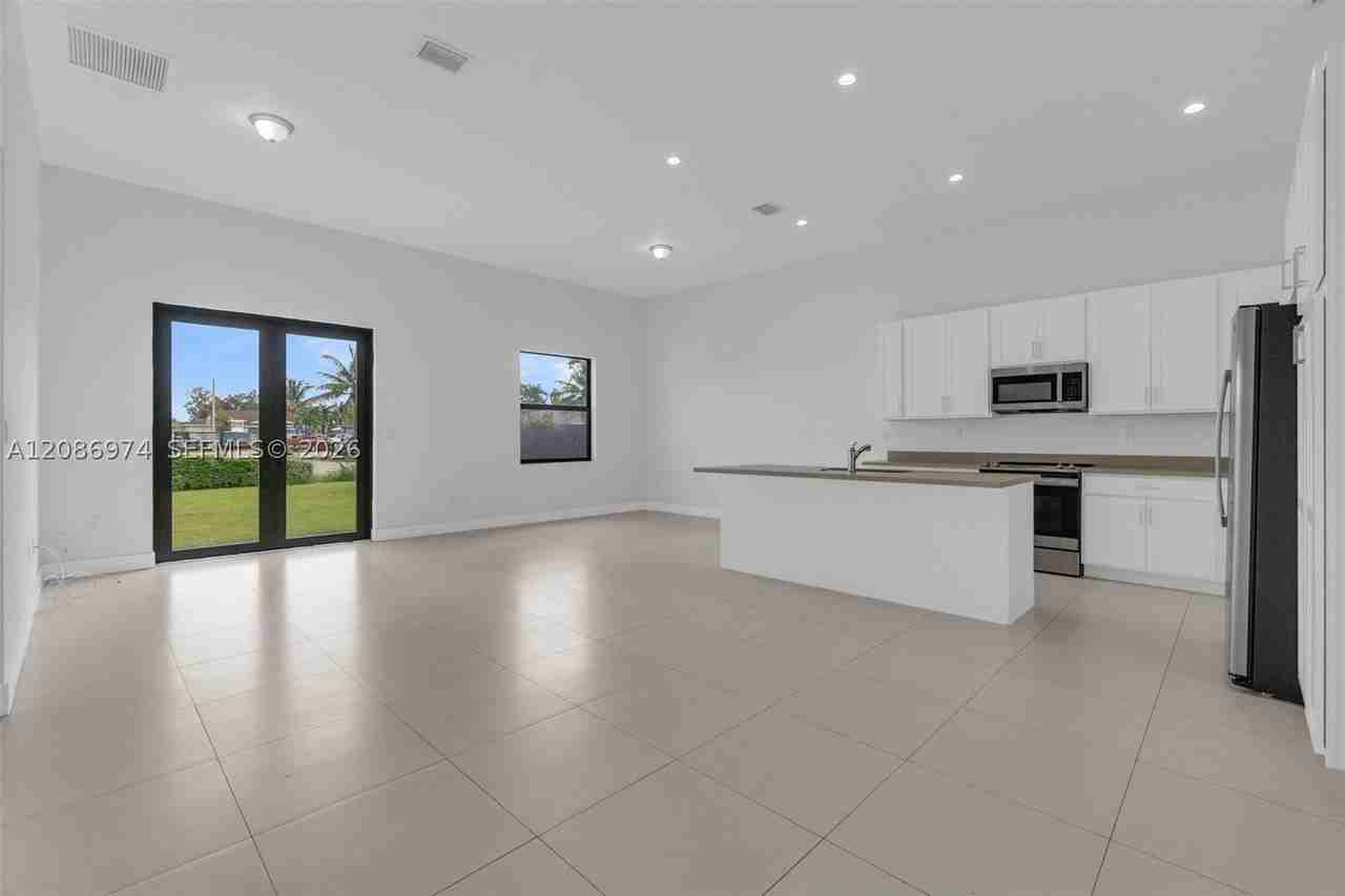 19447 Sw 124th Ct - Photo 2 of 48