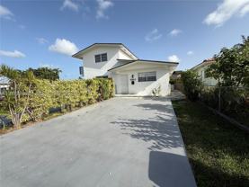8860 Sw 32nd St #FRONT - Photo 1 of 1