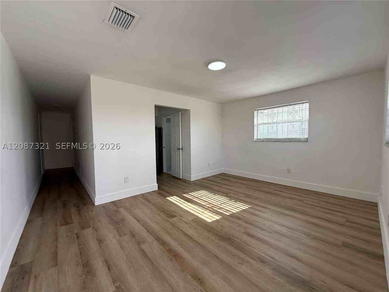 8860 Sw 32nd St - Photo 2 of 14