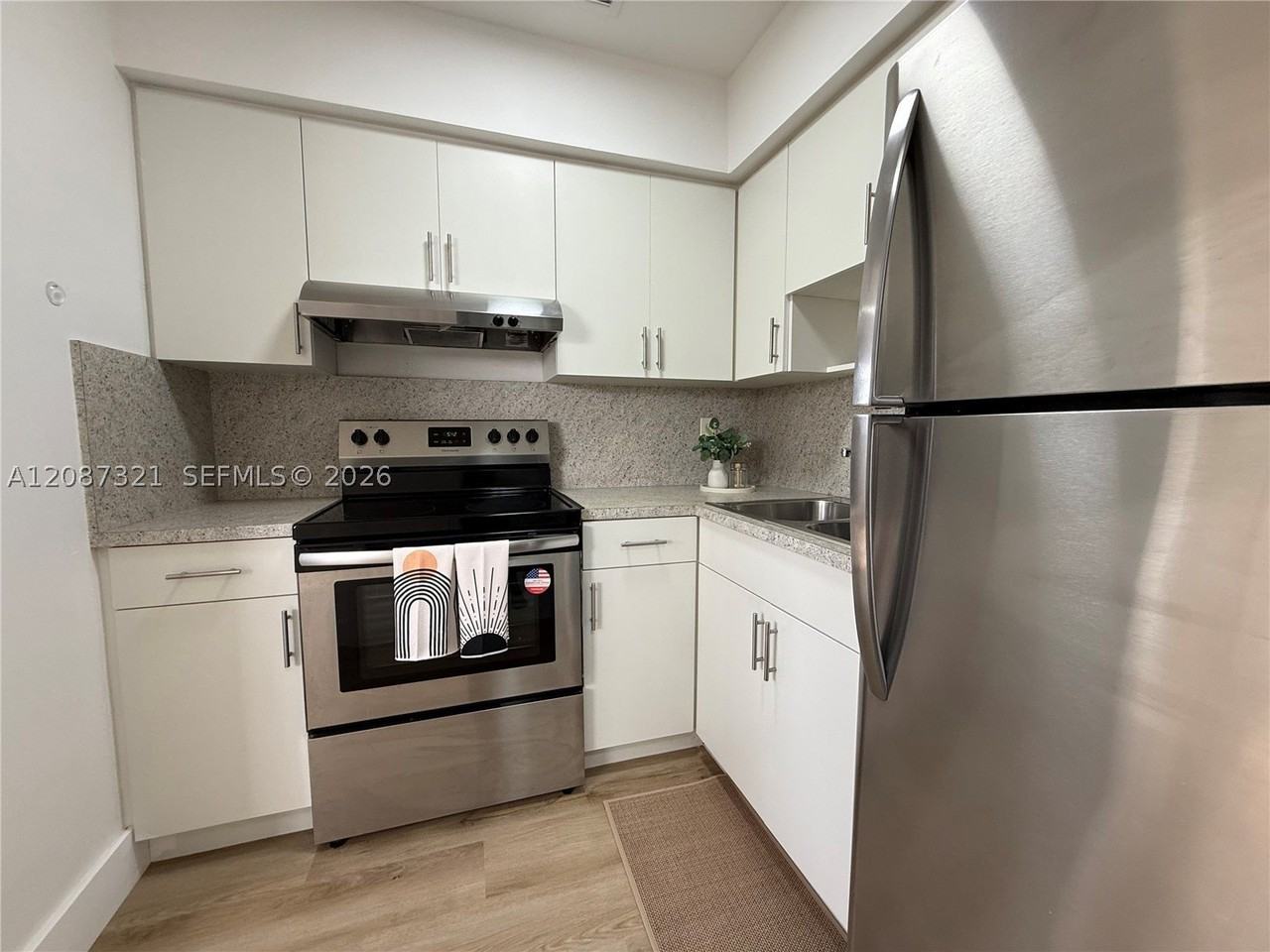 8860 Sw 32nd St - Photo 4 of 14