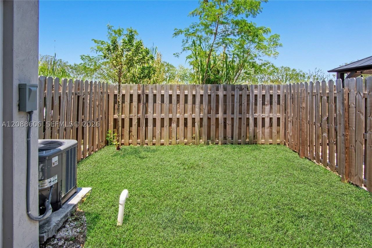 1210 Nw 4th Ln #1210 - Photo 6 of 24