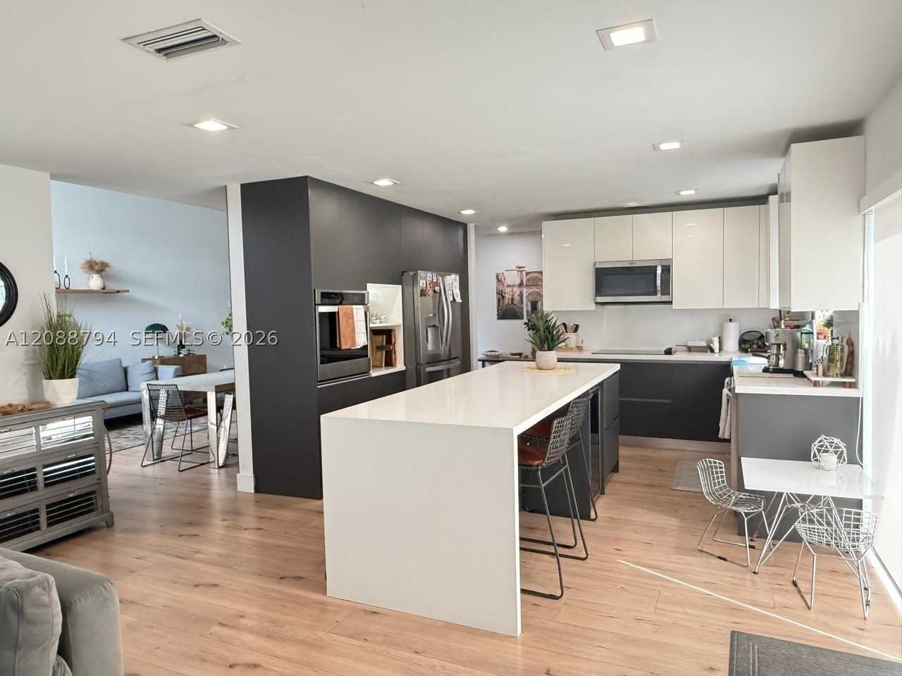 11256 Nw 51st Ter - Photo 7 of 25