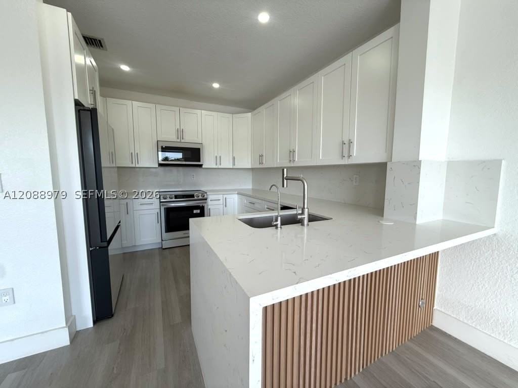 11462 Nw 69th Ter - Photo 2 of 31