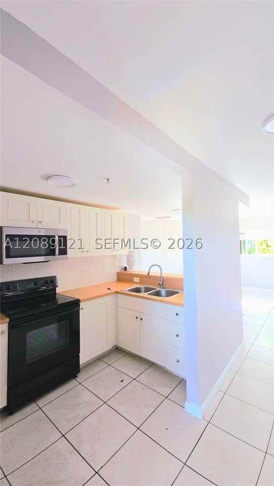 328 Nw 12th Ave #12 - Photo 6 of 14
