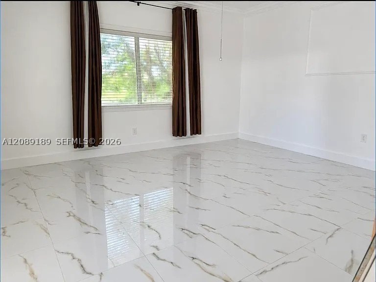 3113 Se 2nd Dr - Photo 6 of 24