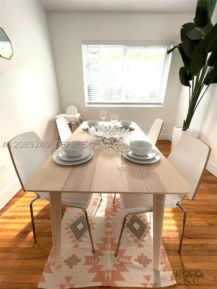 962 Sw 6th Ave - Photo 5 of 18