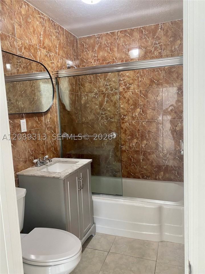 13242 Ne 16th Ave #13242 - Photo 7 of 9