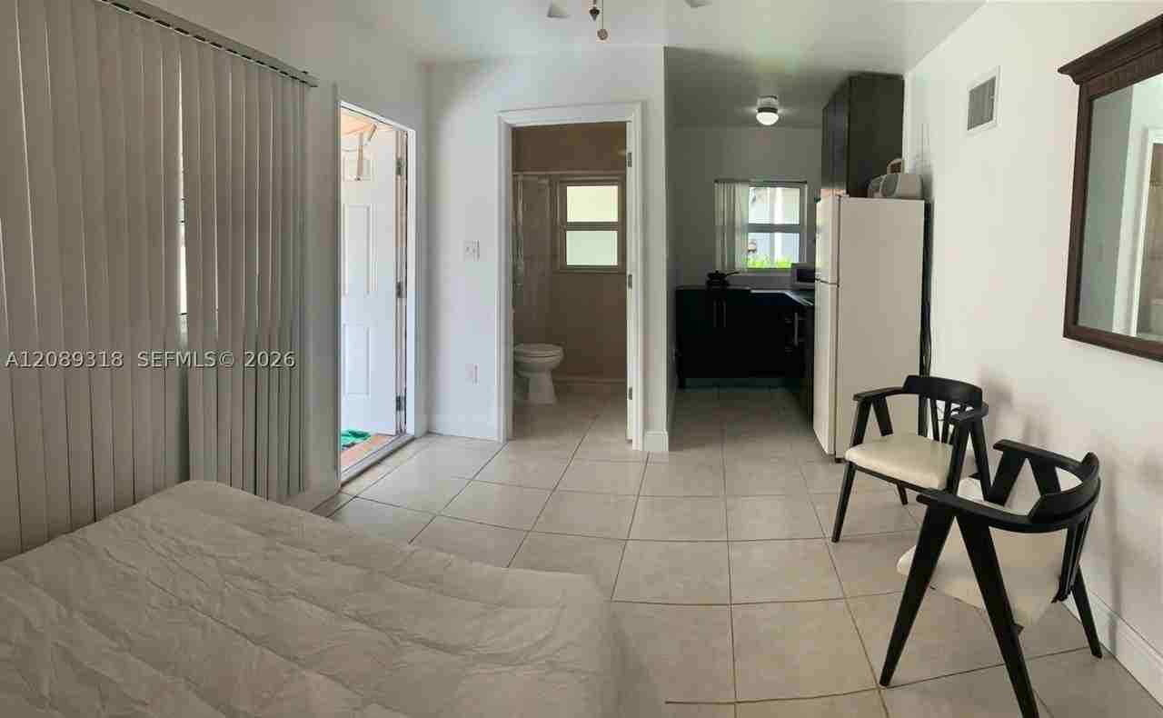 3235 Nw 3rd St #3235 - Photo 2 of 8