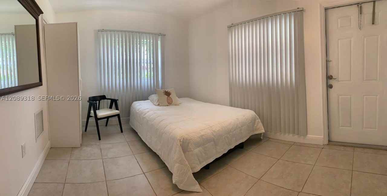 3235 Nw 3rd St #3235 - Photo 4 of 8