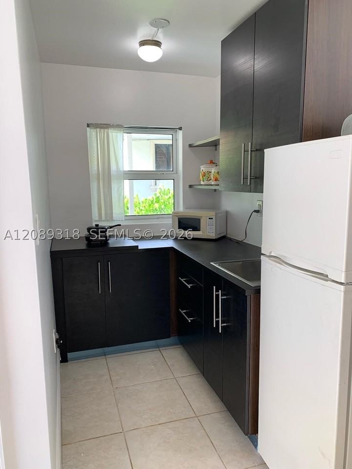 3235 Nw 3rd St #3235 - Photo 5 of 8