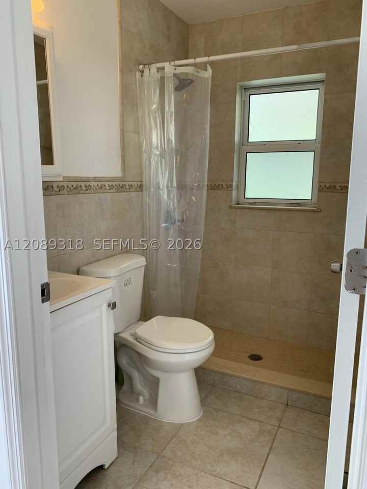 3235 Nw 3rd St #3235 - Photo 6 of 8