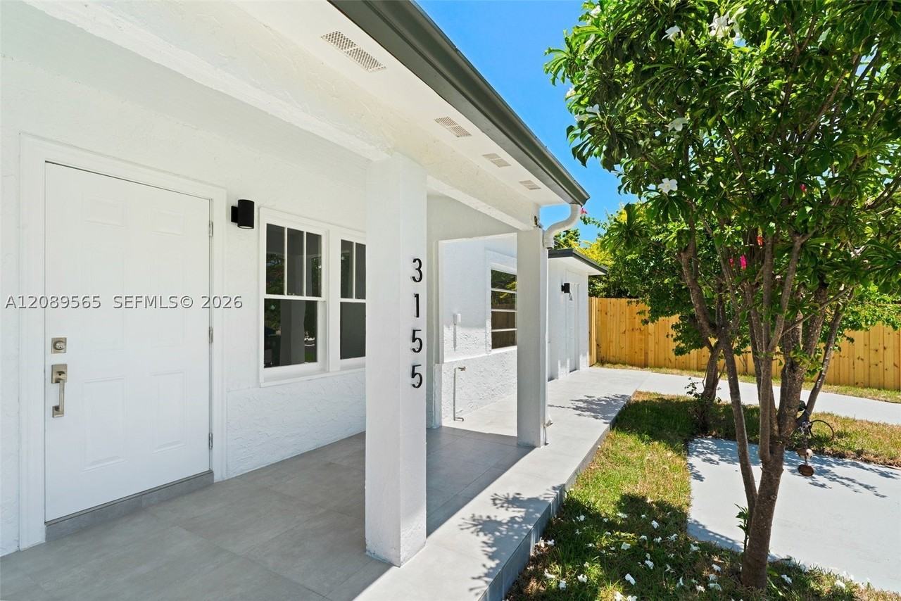 3155 Sw 27th Ln #2 - Photo 3 of 11