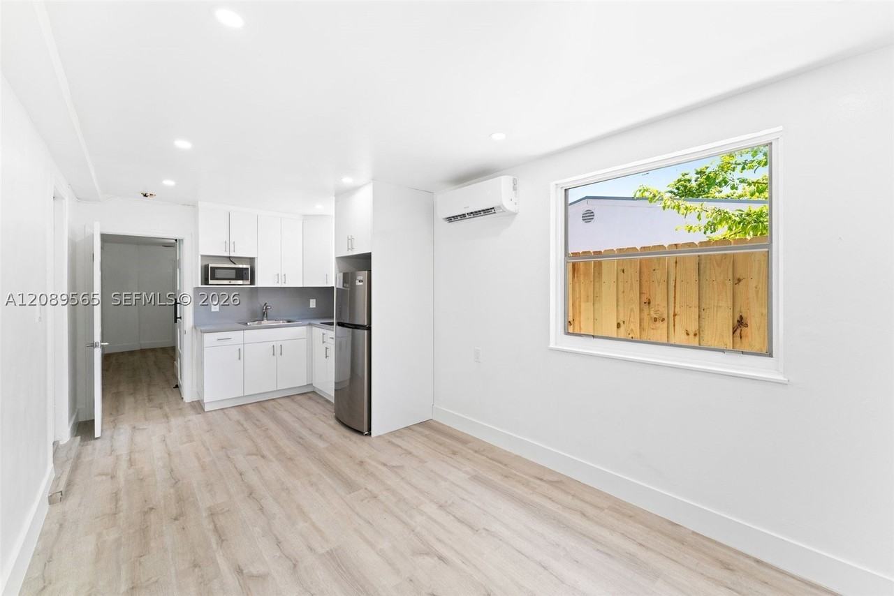 3155 Sw 27th Ln #2 - Photo 5 of 11