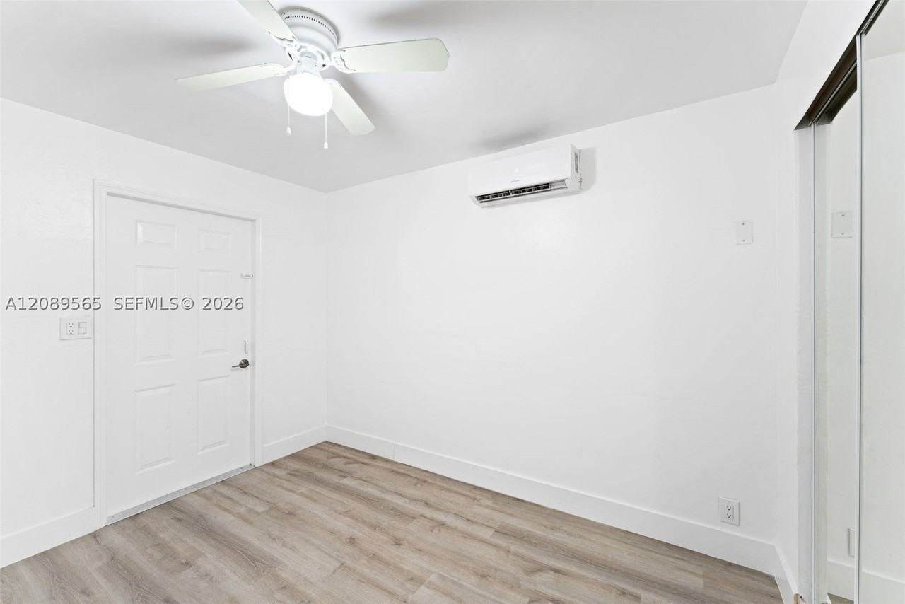 3155 Sw 27th Ln #2 - Photo 7 of 11