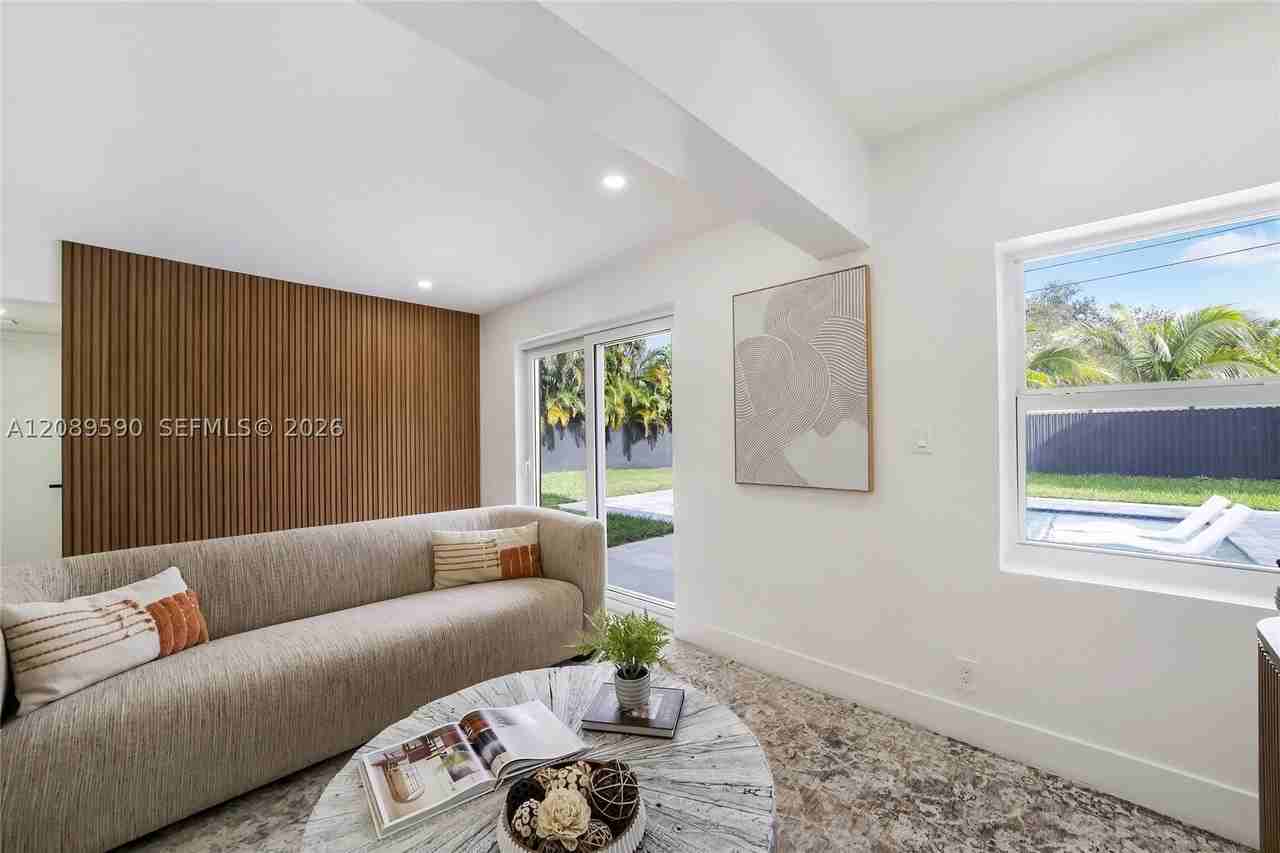3056 Ne 14th Ave #0 - Photo 7 of 16