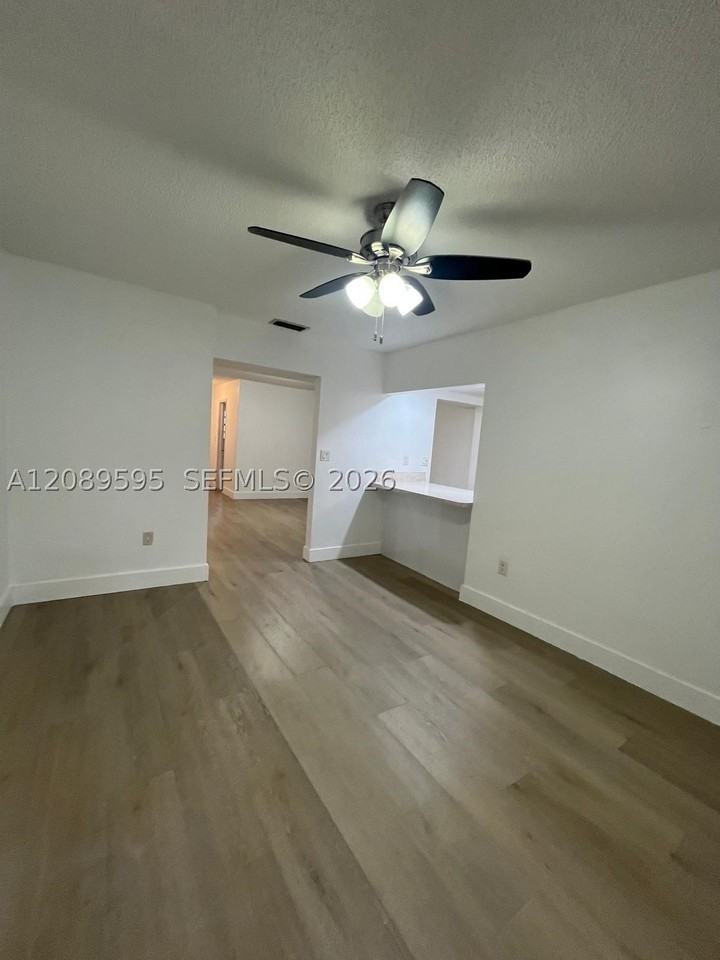 1400 W 39th Pl #1400 - Photo 4 of 27