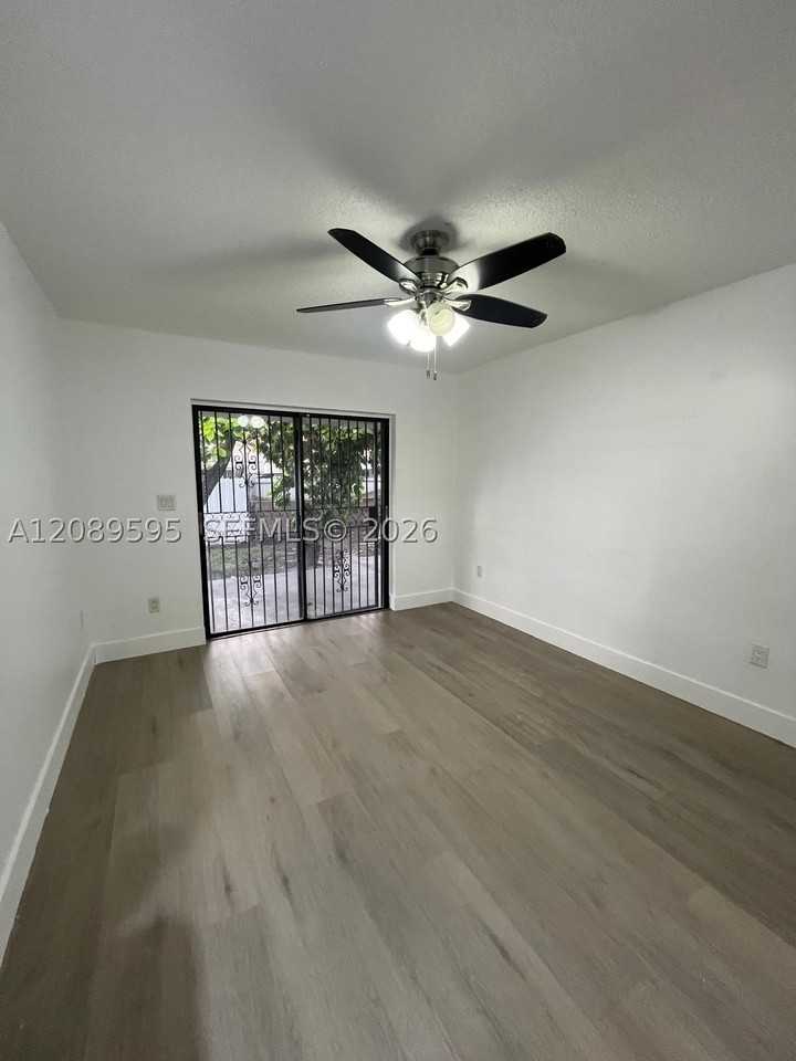 1400 W 39th Pl #1400 - Photo 5 of 27