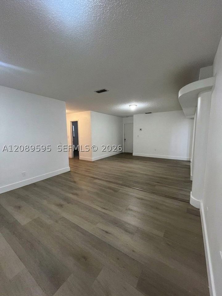 1400 W 39th Pl #1400 - Photo 6 of 27